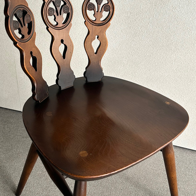 アーコールの椅子