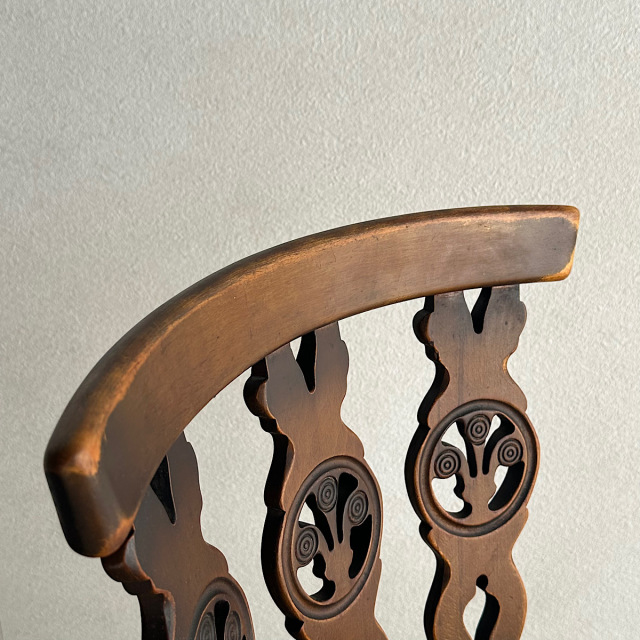 アーコールの椅子