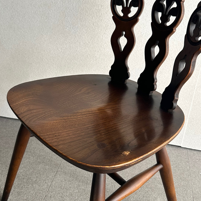 アーコールの椅子