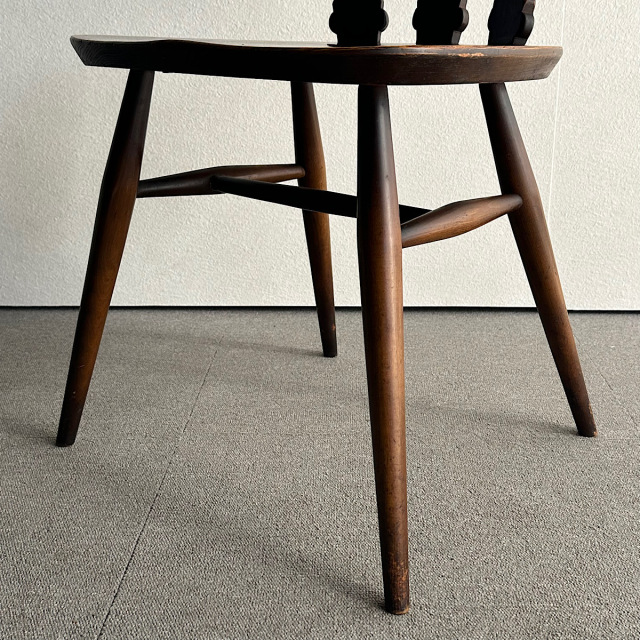 アーコールの椅子