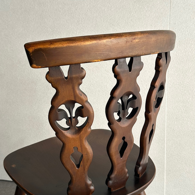 アーコールの椅子