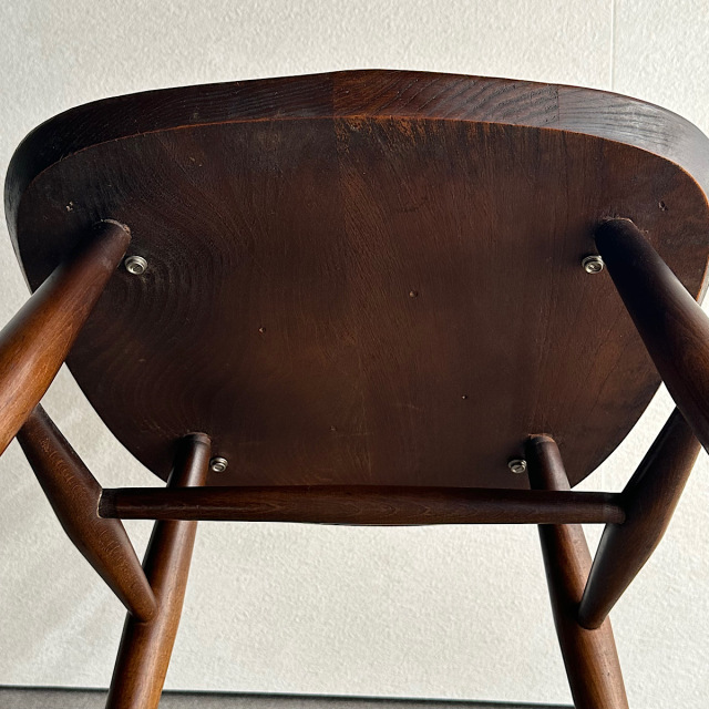 アーコールの椅子