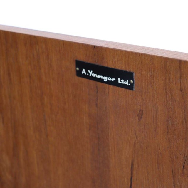 Youngerヤンガー製ヴィンテージのサイドボード