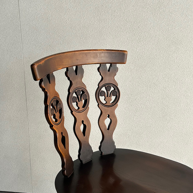 アーコールの椅子