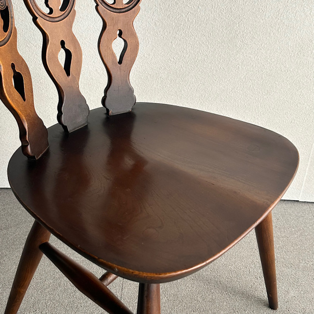 アーコールの椅子