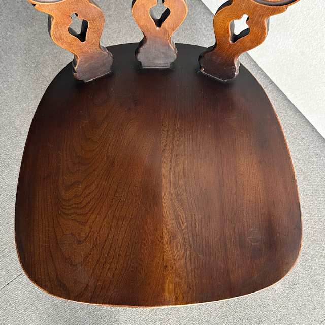 アーコールの椅子