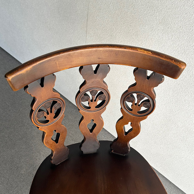 アーコールの椅子