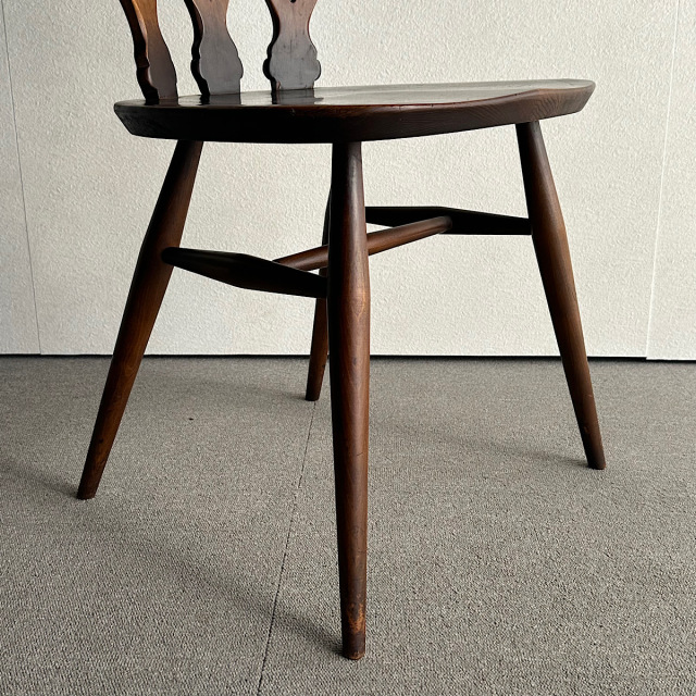 アーコールの椅子