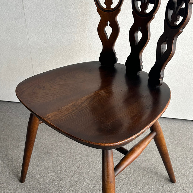 アーコールの椅子