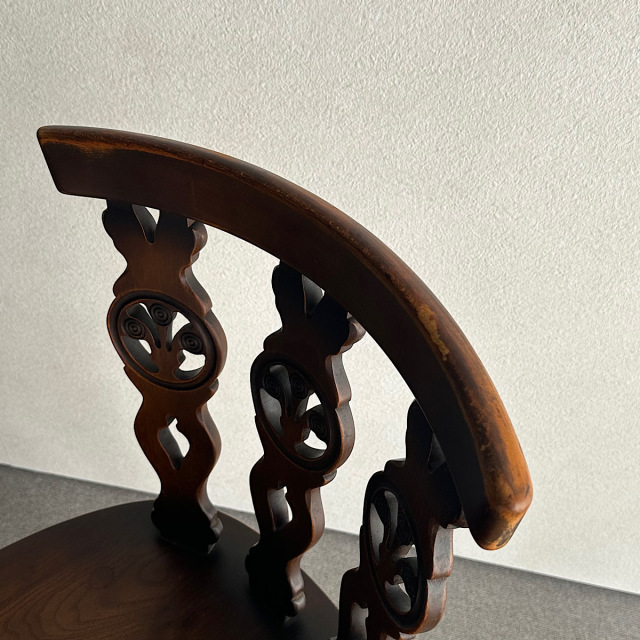 アーコールの椅子