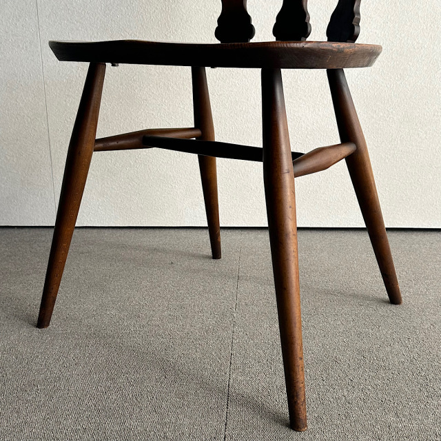 アーコールの椅子