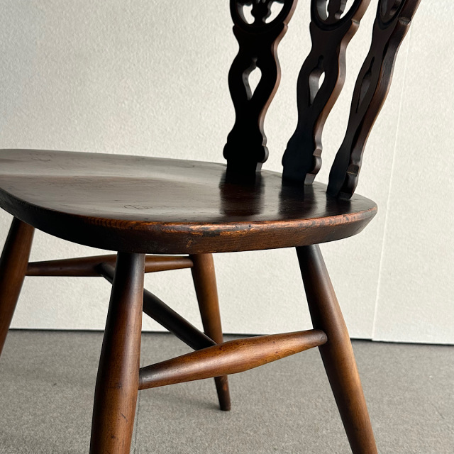 アーコールの椅子