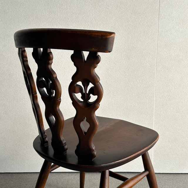 アーコールの椅子