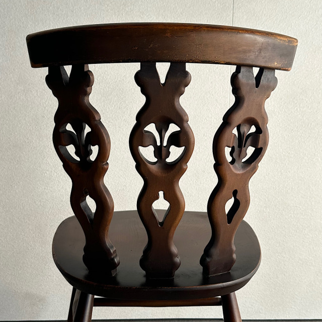 アーコールの椅子