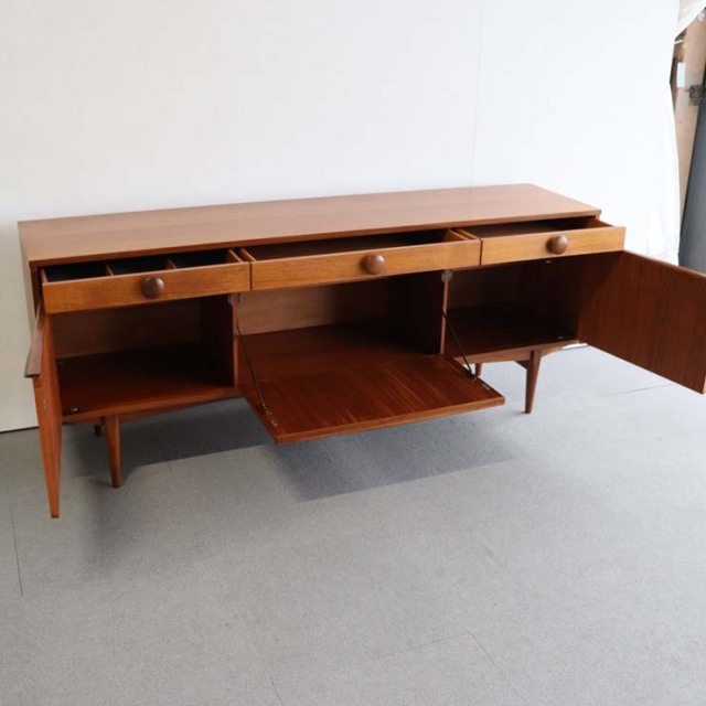 職人気質が強め。 エリオッツ・オブ・ニューベリーELLIOTTS OF NEWBURY