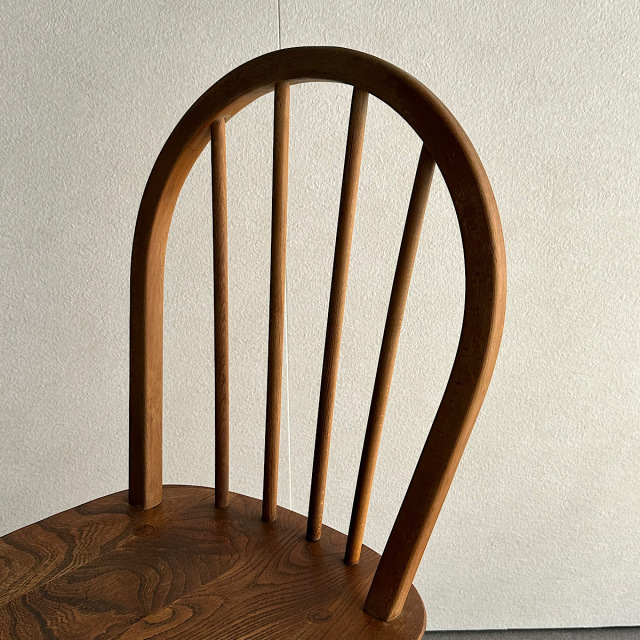 アーコールの椅子