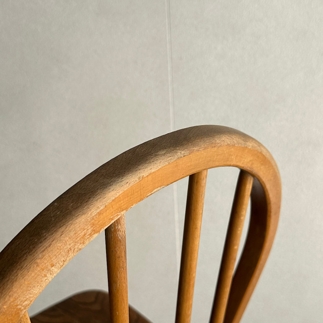 アーコールの椅子