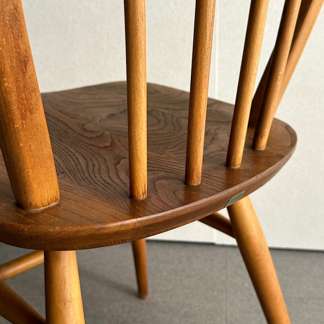 アーコールの椅子