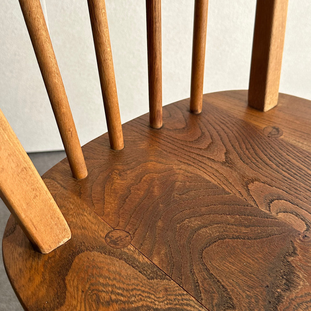 アーコールの椅子