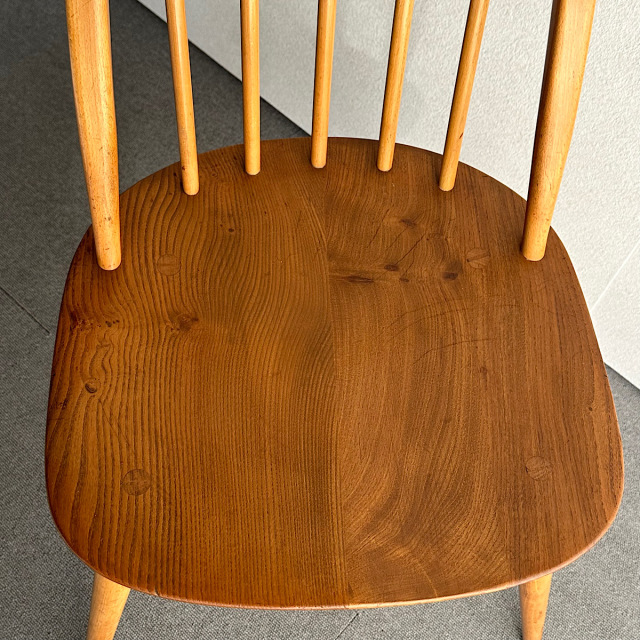 アーコールの椅子