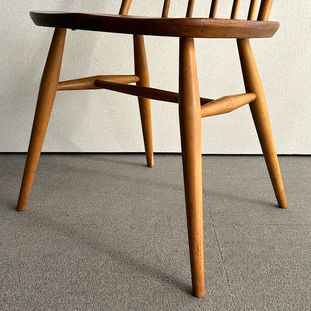 アーコールの椅子