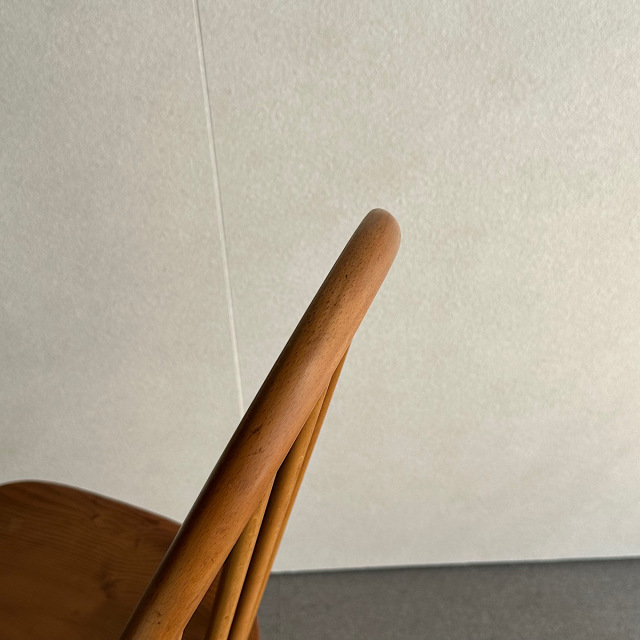 アーコールの椅子