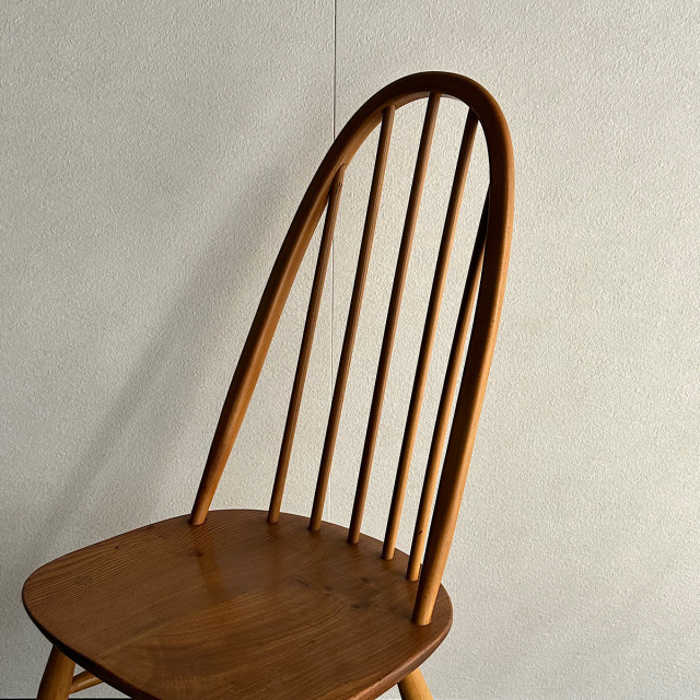 アーコールの椅子