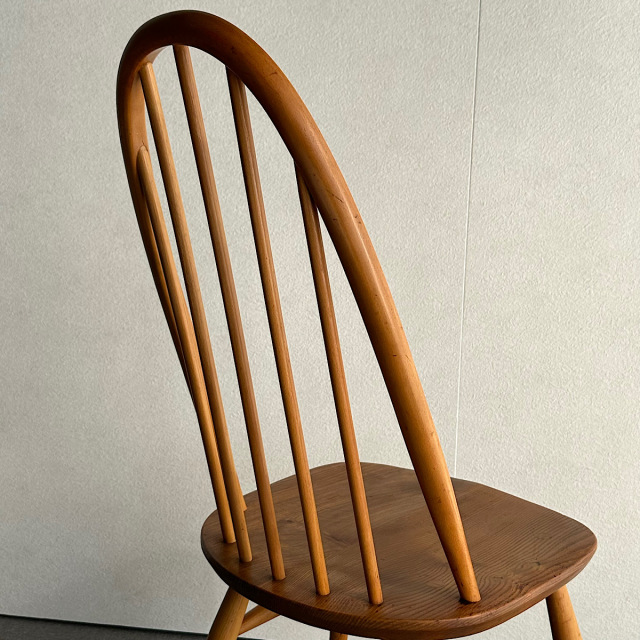 アーコールの椅子