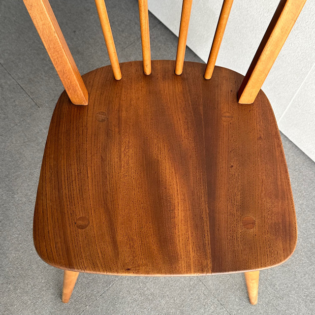 アーコールの椅子