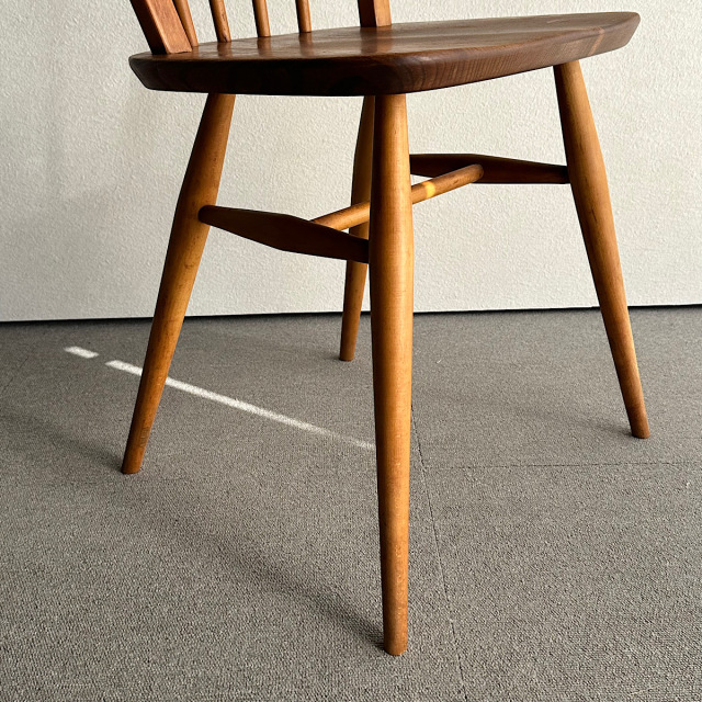 アーコールの椅子