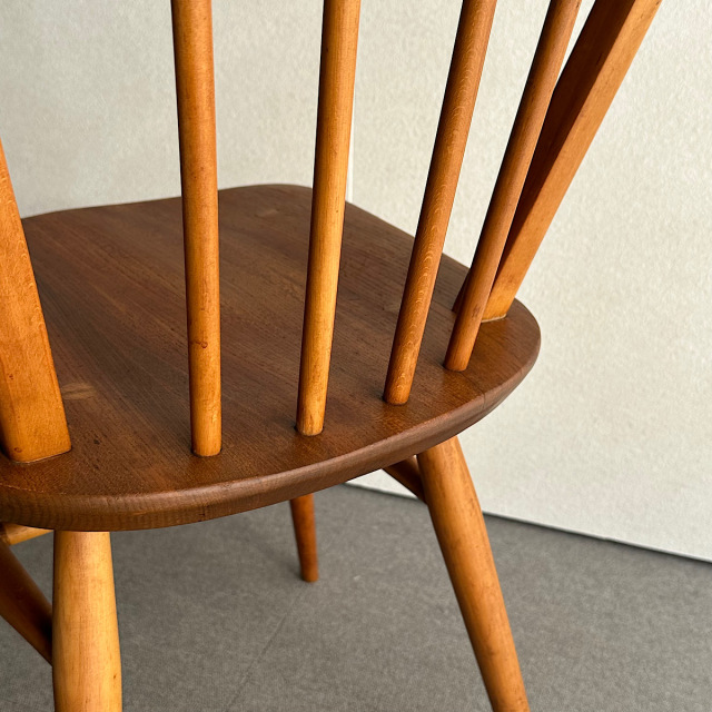 アーコールの椅子