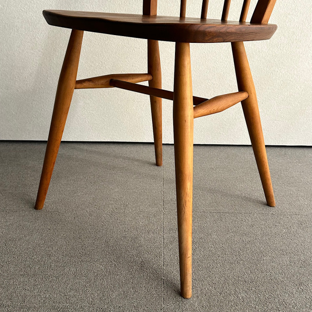 アーコールの椅子