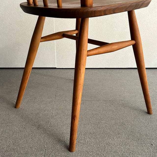 アーコールの椅子