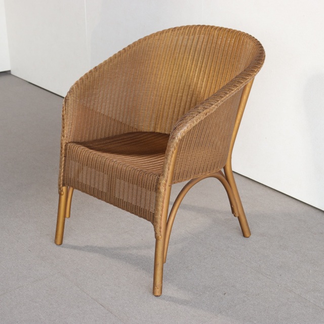 ロイドルームのアームチェア