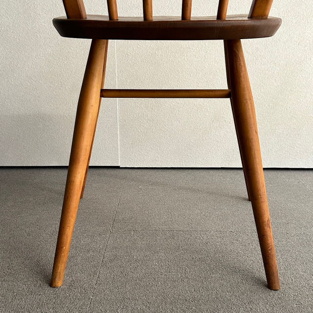 アーコールの椅子