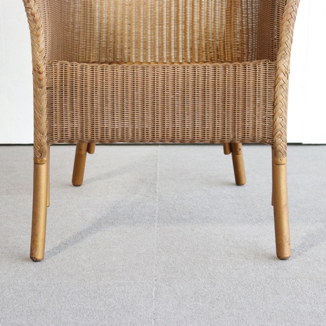 ロイドルームのアームチェア