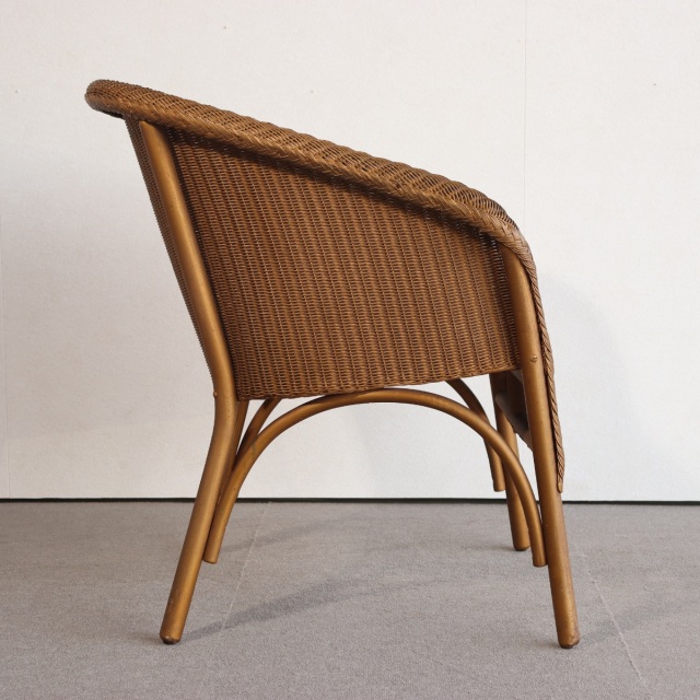 ロイドルームのアームチェア