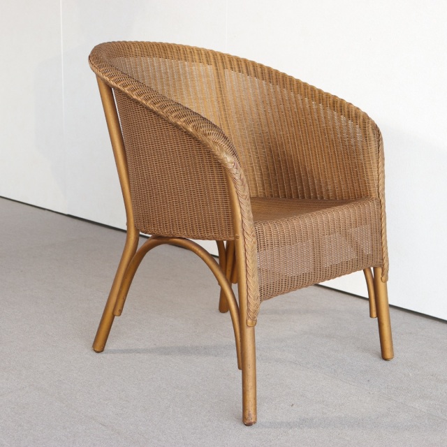 ロイドルームのアームチェア