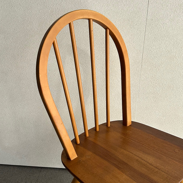 アーコールの椅子