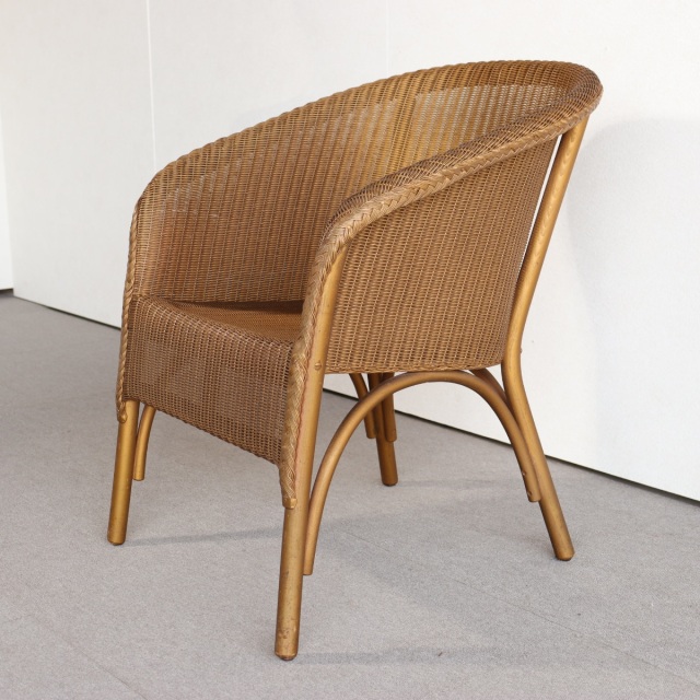 ロイドルームのアームチェア