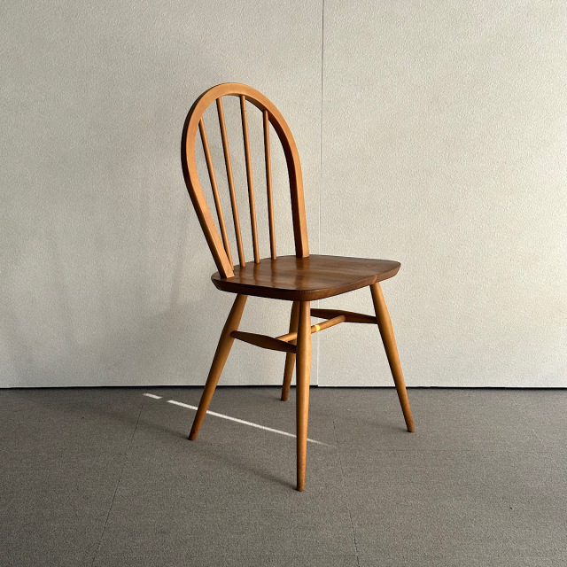 アーコールの椅子