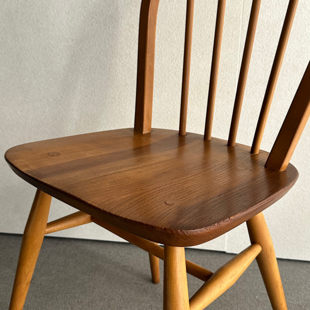 アーコールの椅子