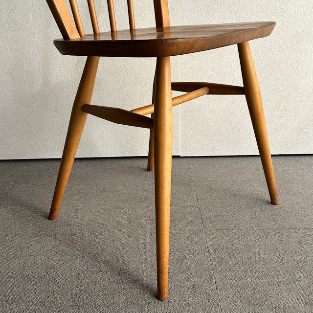 アーコールの椅子