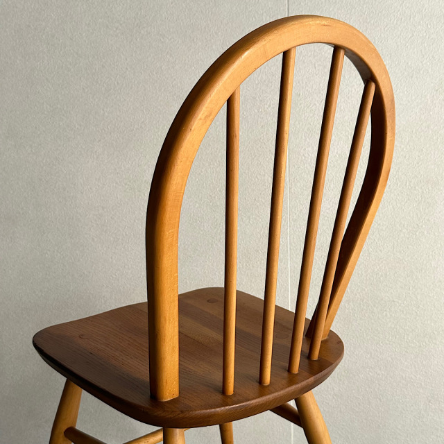 アーコールの椅子