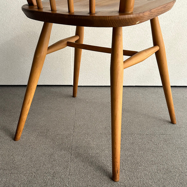 アーコールの椅子