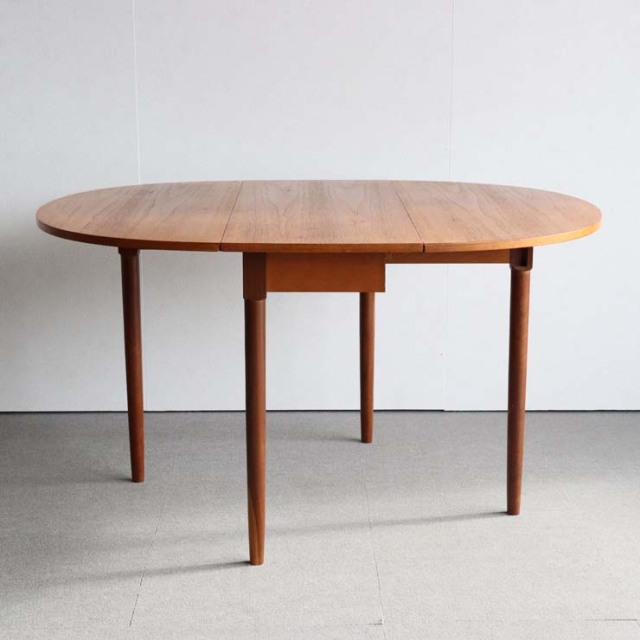 G-PLAN/ジープラン/英国/ヴィンテージテーブル G-PLAN/ジープラン/英国/ヴィンテージテーブル 5階建てアパートメント