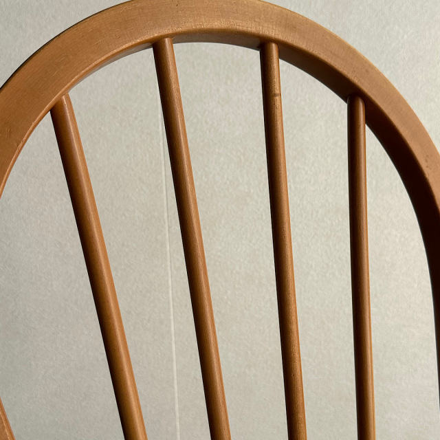 アーコールの椅子