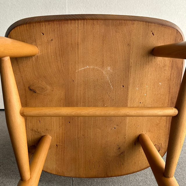 アーコールの椅子