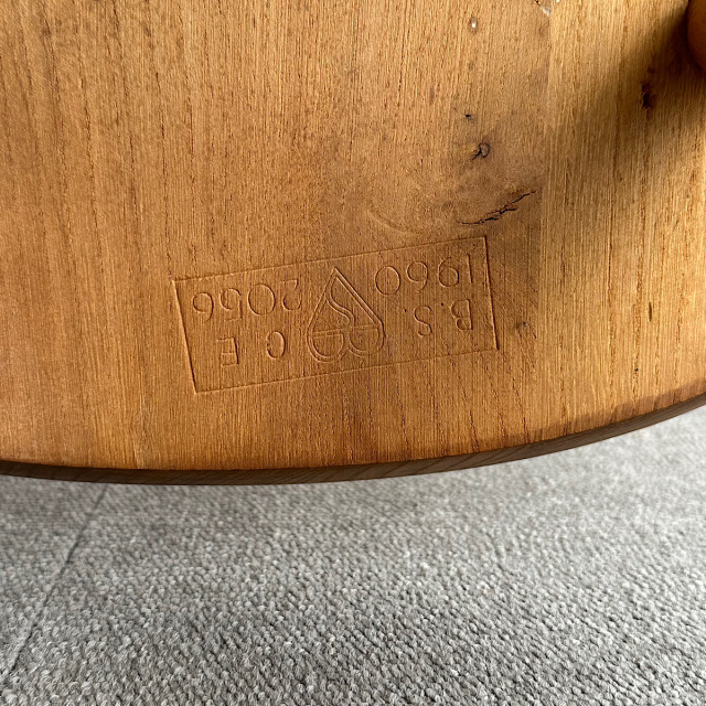 アーコールの椅子