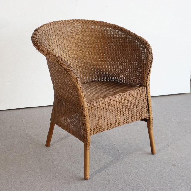 ロイドルームのアームチェア